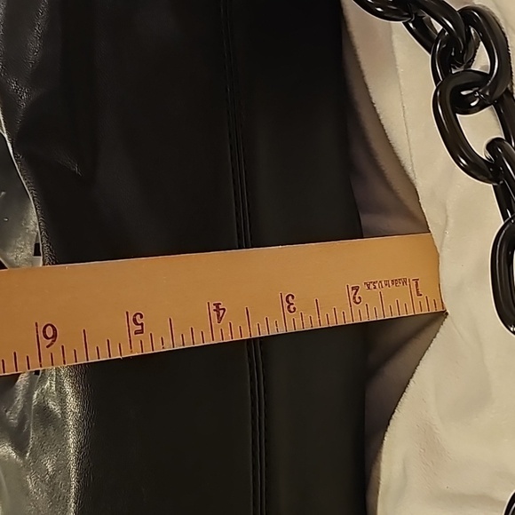 Badgley Mischka clutch style bag with metal chain black new with tag - Picture 5 of 9